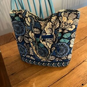 Vera Bradley Blue Bayou print shoulder bag